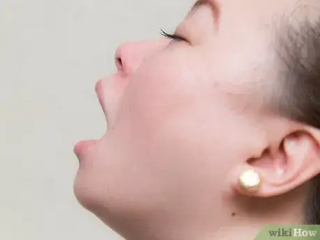 Imagen titulada Clear up Ear Congestion With Olive Oil Step 9