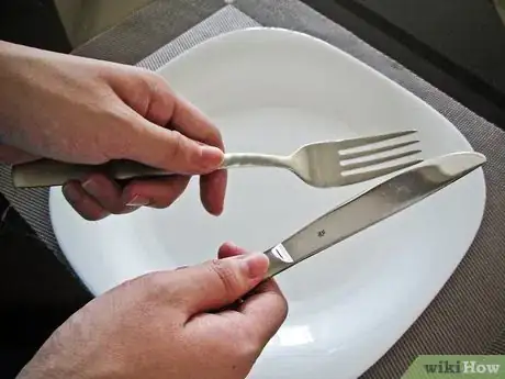 Imagen titulada Use Cutlery Step 1