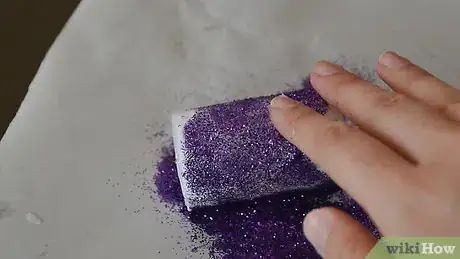 Imagen titulada Make Glitter Candles Step 20