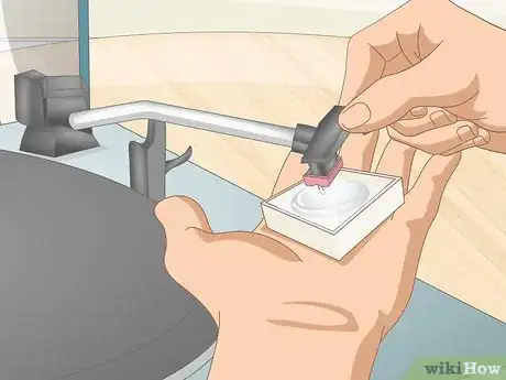 Imagen titulada Clean the Needle on a Record Player Step 7