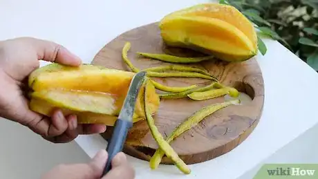 Imagen titulada Cut a Starfruit Step 4