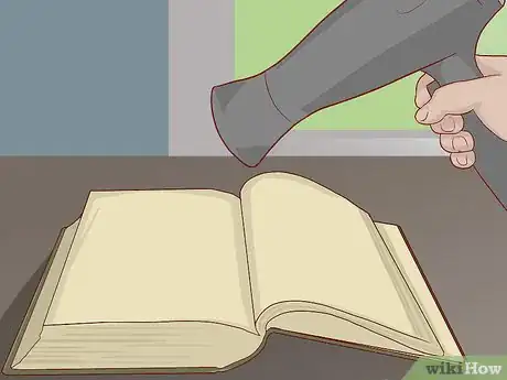 Imagen titulada Remove the Mildew Smell from Books Step 2