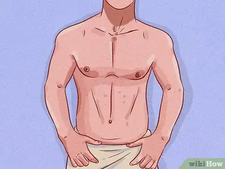 Imagen titulada Trim Chest Hair and Make It Look Natural Step 11