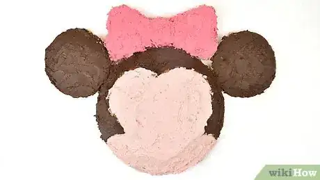 Imagen titulada Make a Minnie Mouse Cake Step 27