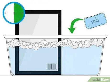 Imagen titulada Remove a Sticker from Glass Step 3