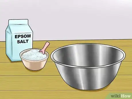 Imagen titulada Remove a Wart Using Epsom Salts or Daffodils Step 1