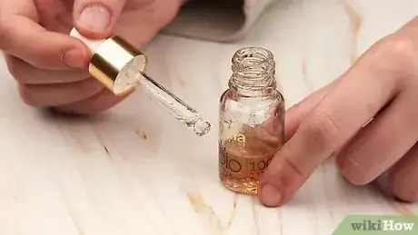 Imagen titulada Apply Cuticle Oil Step 4