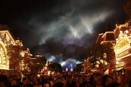 Imagen titulada Disneyland after fireworks