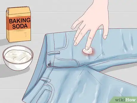 Imagen titulada Remove a Red Wine Stain from Jeans Step 9