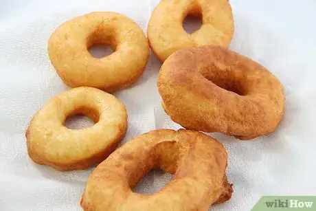 Imagen titulada Make Krispy Kreme Doughnuts Step 8