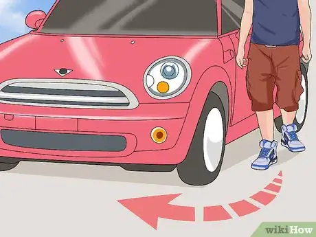 Imagen titulada Open the Hood on a Mini Cooper Step 4