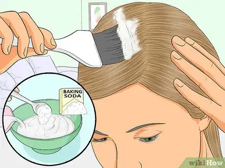 Imagen titulada Get Olive Oil Out of Your Hair Step 3