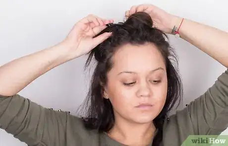 Imagen titulada Prevent Hair from Knotting Step 12