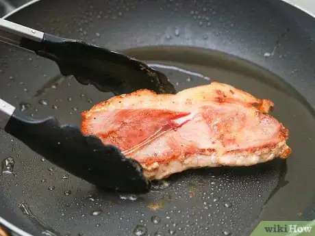 Imagen titulada Fry a Pork Chop Step 7