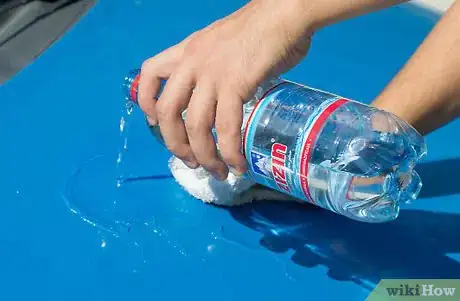 Imagen titulada Clean Car Plastic Step 5