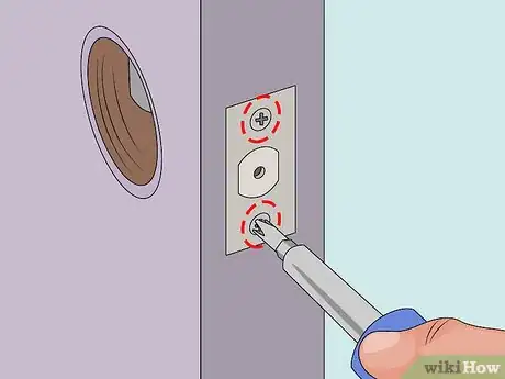 Imagen titulada Change a Deadbolt Lock Step 11