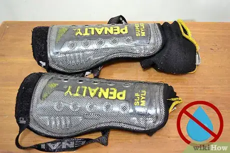 Imagen titulada Wear Shin Guards Step 15