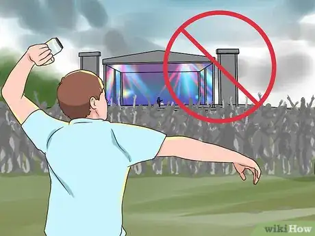 Imagen titulada Mosh in a Mosh Pit Step 12