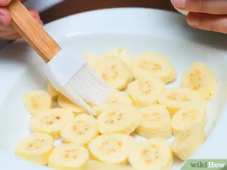 Imagen titulada Keep Sliced Bananas from Discoloring Step 2