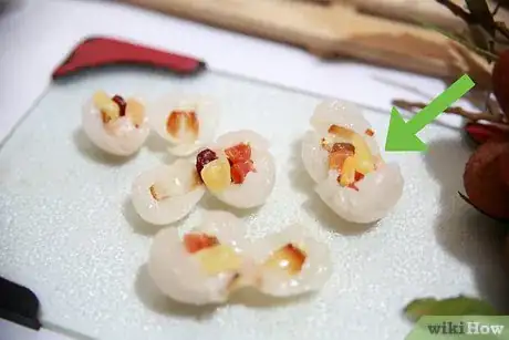 Imagen titulada Eat a Lychee Step 8