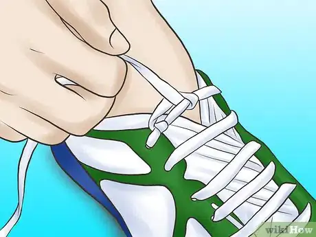 Imagen titulada Tie Your Shoe Laces Differently Step 17