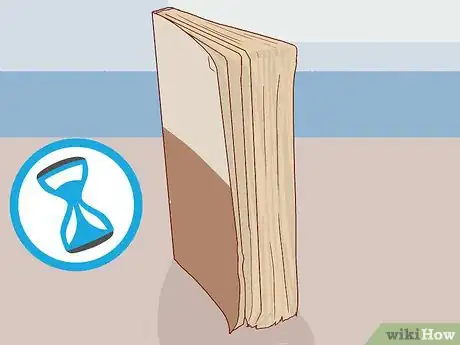 Imagen titulada Remove the Mildew Smell from Books Step 5