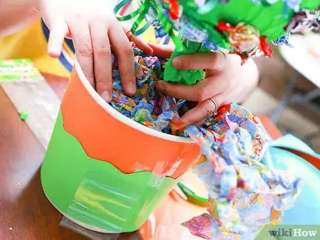 Imagen titulada Make a Candy Bouquet Step 7