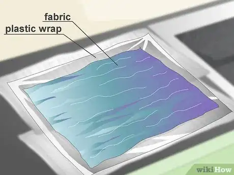 Imagen titulada Wash Tie Dyed Fabric Step 7