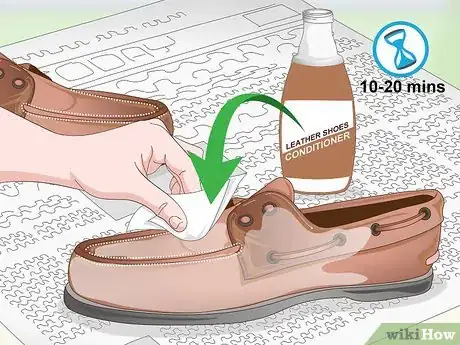 Imagen titulada Remove Wrong Shoe Polish Step 8