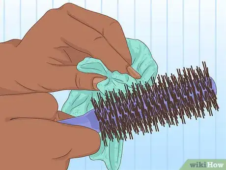 Imagen titulada Clean a Round Hair Brush Step 11