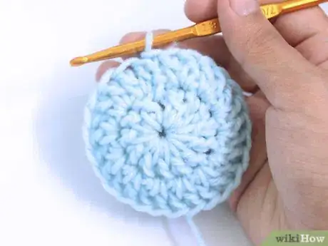 Imagen titulada Crochet a Baby Hat Step 16