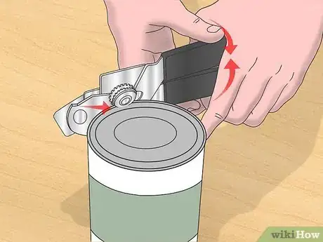 Imagen titulada Use a Manual Can Opener Step 5