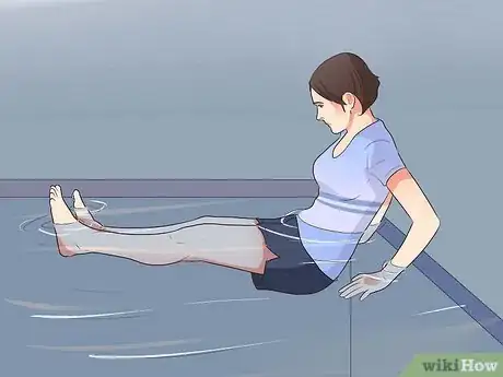 Imagen titulada Use Water Exercises for Back Pain Step 12