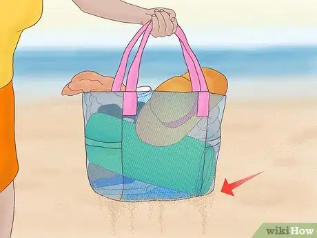 Imagen titulada Get Beach Sand off Your Feet Step 1