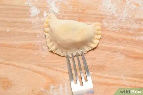 Imagen titulada Make Pierogies Step 13