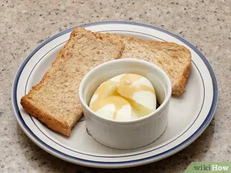 Imagen titulada Make a Soft Boiled Egg Step 10