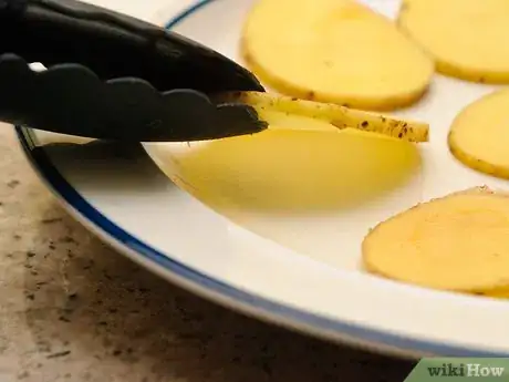 Imagen titulada Make Potato Chips Step 20