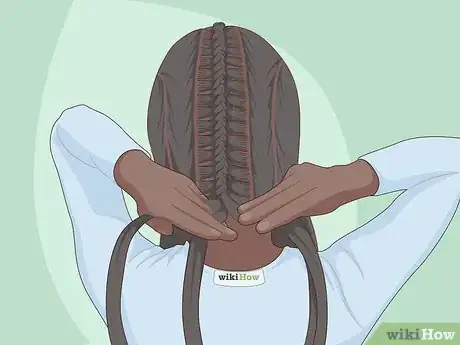 Imagen titulada Braid Cornrows Step 6