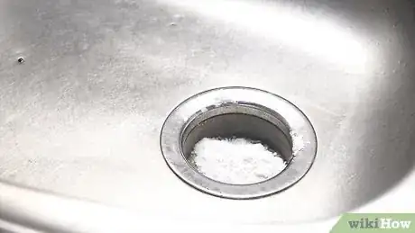 Imagen titulada Clear a Drain with Baking Soda Step 1