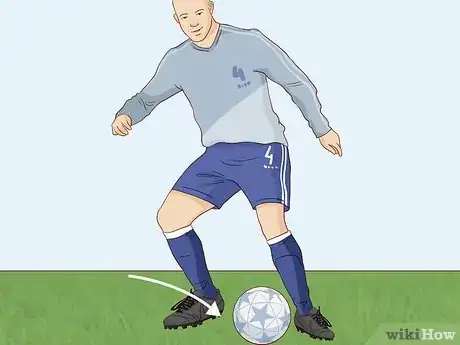 Imagen titulada Trap a Soccer Ball Step 12