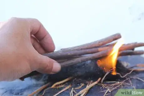 Imagen titulada Make Fire Without Matches or a Lighter Step 9