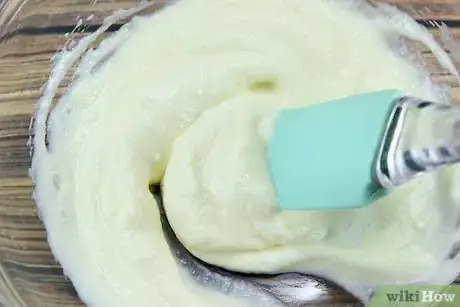 Imagen titulada Make Store‐Bought Frosting Better Step 2