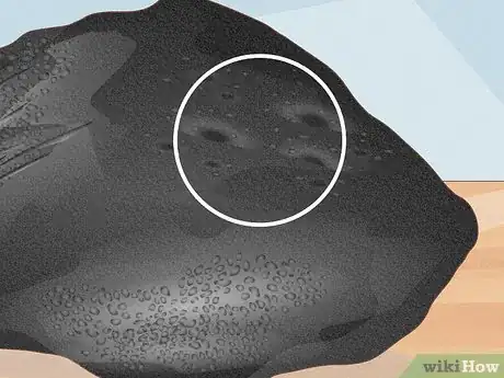 Imagen titulada Tell if the Rock You Found Might Be a Meteorite Step 5