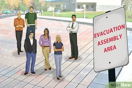 Imagen titulada Evacuate a Building in an Emergency Step 7