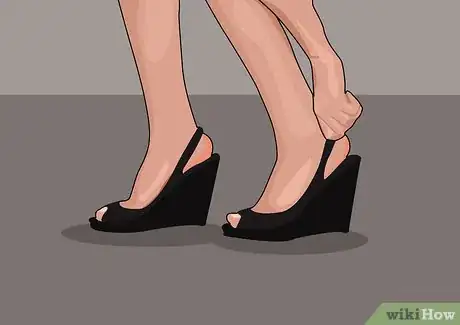 Imagen titulada Be Comfortable Wearing High Heels when You're Tall Step 4