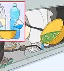 limpiar la bandeja de goteo de agua de un refrigerador