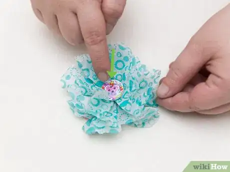 Imagen titulada Make a Fabric Rose Step 21