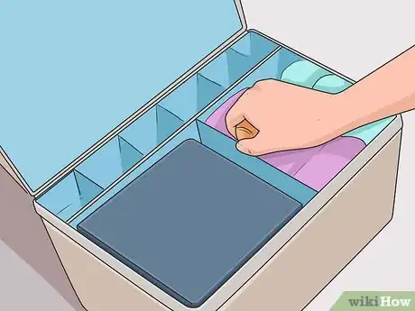 Imagen titulada Make a First Aid Kit for Camping Step 10