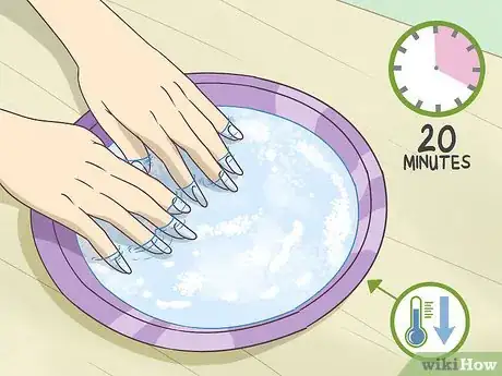 Imagen titulada Cut Acrylic Nails Step 10