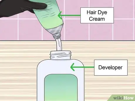 Imagen titulada Dye Black Hair to Light Brown Without Bleach Step 5